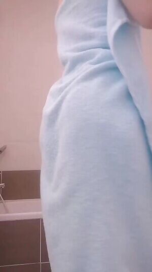 After shower twerk