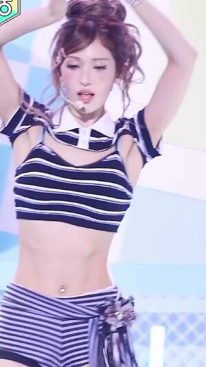 Korean Celebrity NSFW Asian Dancing kpop
