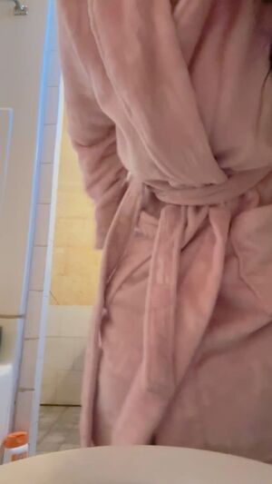 Peeing Fansly Homemade Pee Pussy