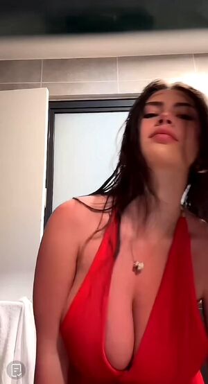 TittyDrop Amateur Big Tits Boobs Brunette