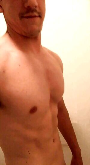 Thought I'd post a little gif of waving hello, any of you gals wanna wave back?