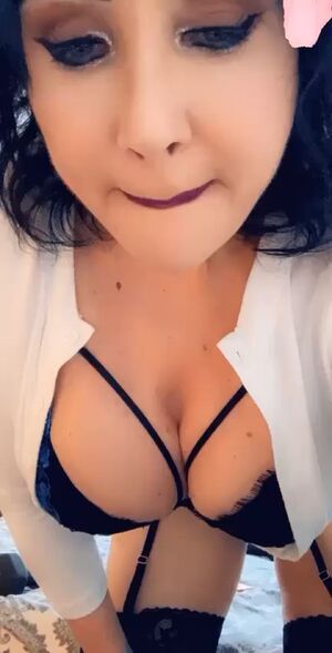 ButterflyWings Big Clit Butterfly Cougar Granny
