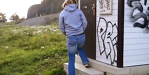 Splashing on the step