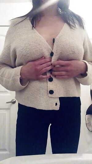 Really eeling the gifs lately... quick air-out at work 😜