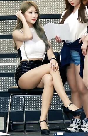 Moon Hyuna