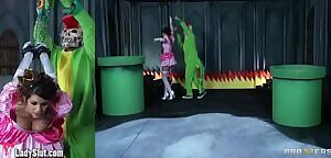 Don't watch if you don't want Super Mario to be ruined for ya 🏎🏎🏎