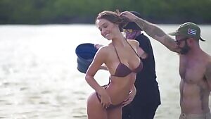 Alexis Ren gets me so hard...