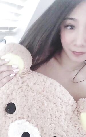 peekaboob ♡