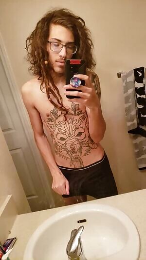 My eyes are up here! 😋😇