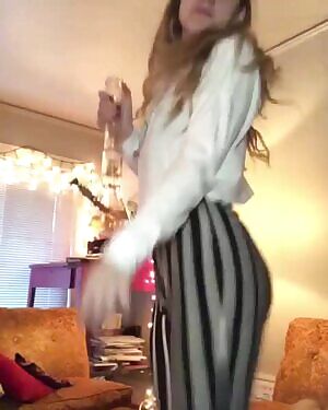 Pothead shaking ass