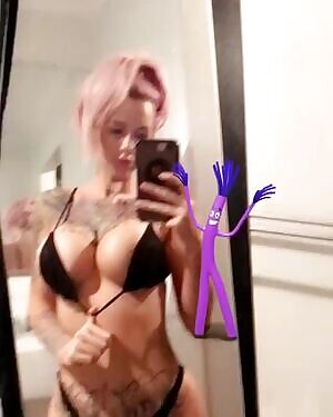 @misskellylane