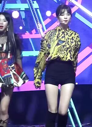 TWICE Jeongyeon - Yes or Yes