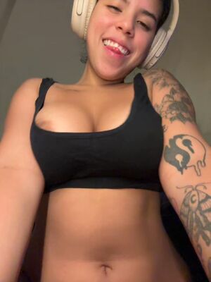 Natural Big Tits Amateur Babe Boobs