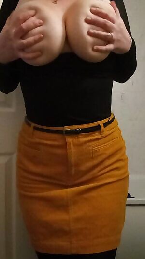 This is how my titties bounce when you fuck me.