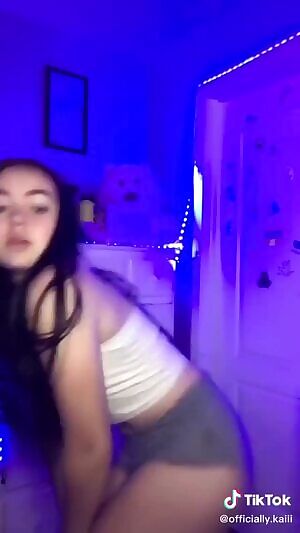 Slow motion twerk