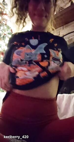 Fuck me in my leggings by the tree 🎄 f/38