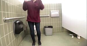 Left lecture to film this for you guys 💋