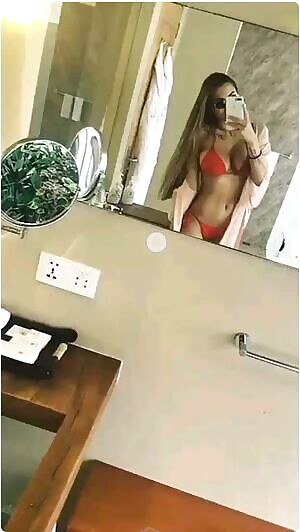 SC story - red bikini