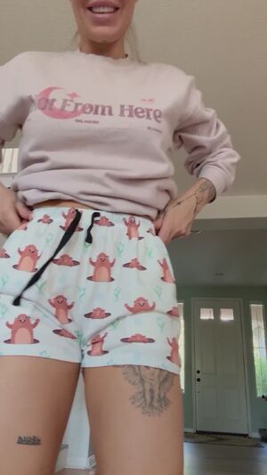 Homewrecking Homemade MILF Shorts Thick