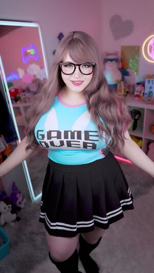 Gamers Brunette Cute Dance Egirl