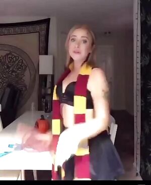 Them cheeks are peekin