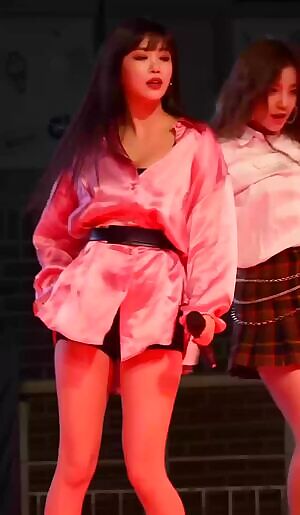 I-DLE - Soojin cleavage