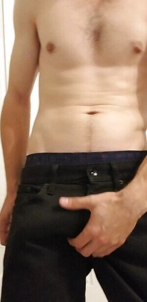 New jeans, new dick drop.