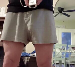 Practicing my golf swing on Wii 😜