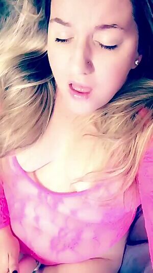 Holy Shit! My Hitachi almost broke me! This is the wettest my pussy has ever been! Cum play with me! & KIK for later! 💦