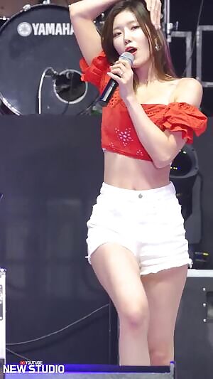 WJSN - Dawon's Cheeky Shorts