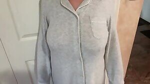 Got a new nightgown recently :) Hope you all have a good evening :)