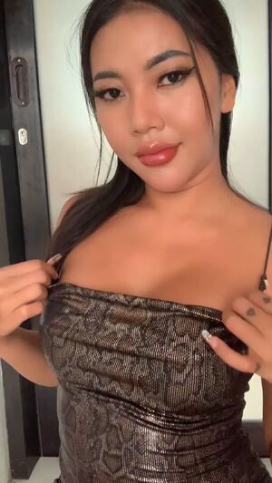 I hope you can't take your eyes off my boobs