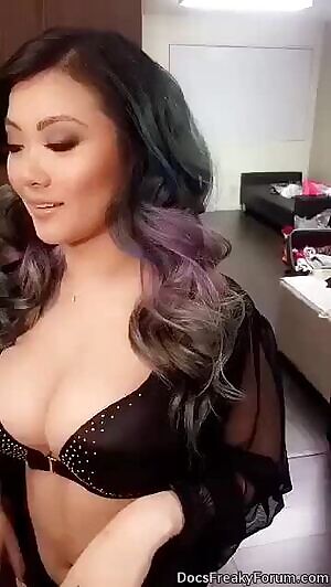 Vicki Li getting polished