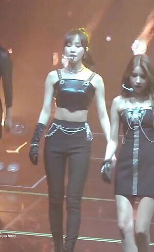 Gfriend Yuju in leather!