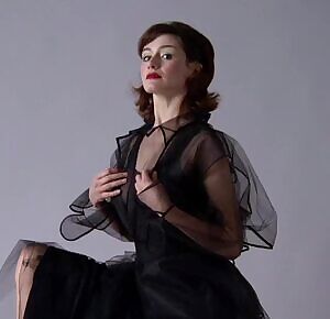 Emily Mortimer - Lovely & Amazing