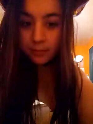 Kitty wants to play :)