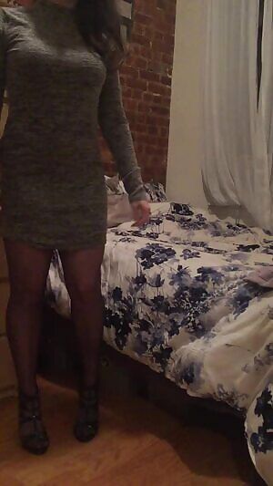 How many cocks can you put in her at once??? Pick your hole