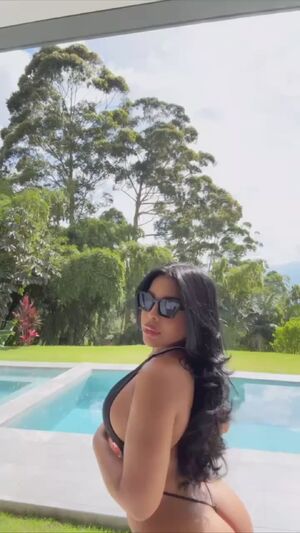 WetPlaces Bikini Latina Pool