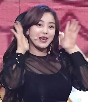 TWICE - Jihyo feat. Sana & Mina