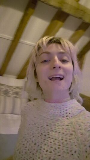 UK Girls Amateur British OnlyFans Selfie