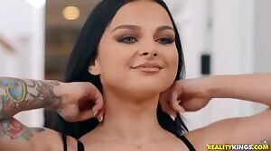 Payton Preslee - Presenting - Monster Curves