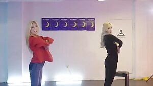 LOONA - Kim Lip and Jinsoul
