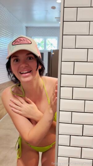 Urinal Girls Bathroom Pee Peeing Piss