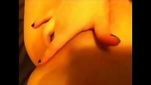 Snorl4x rubbing her pussy