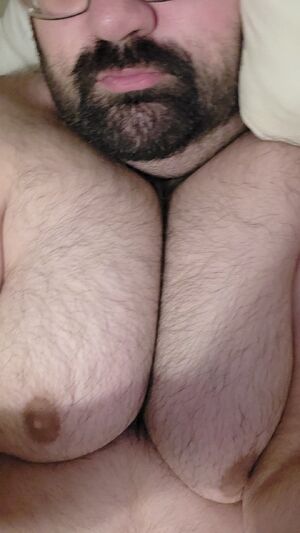 Gay Nipple Play Bear Chubby Daddy