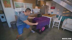 Petite White put herself in trouble trying to fuck a cock too big for her