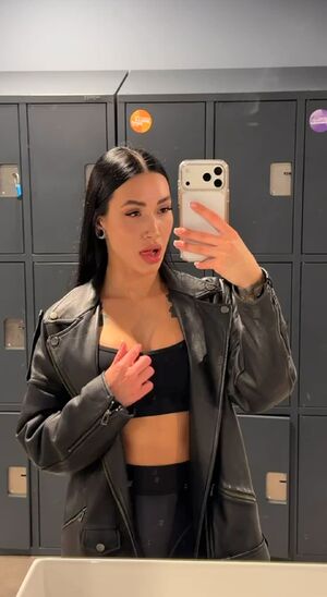 Bimbos Bimbo Brunette Cum Doggystyle