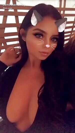 Demi cleavage
