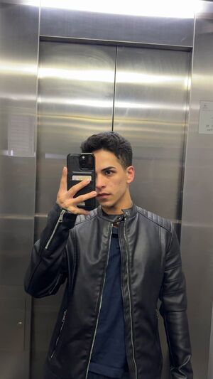 Hot Guys Chaturbate Elevator Gay Leather
