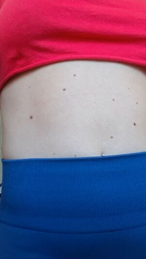 Fit Girls Amateur Belly Button German